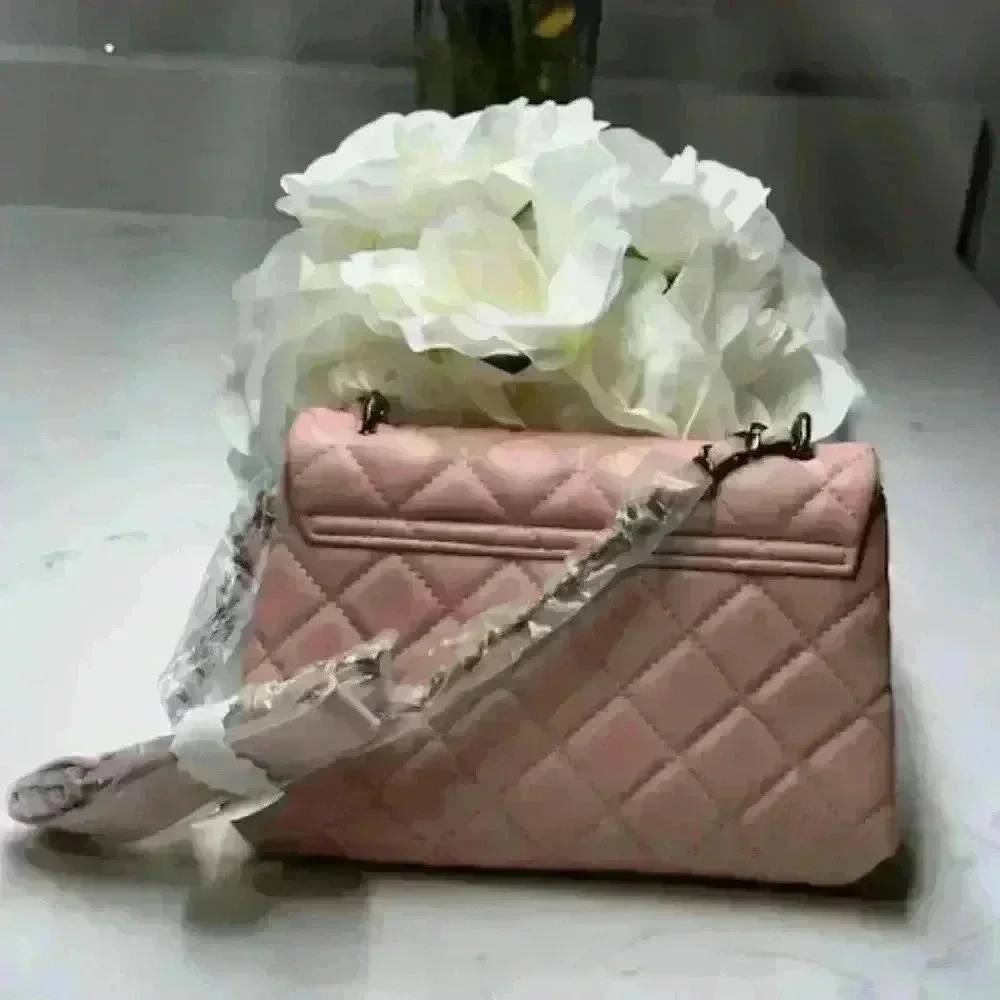 NWT GILDA PARIS GGH-521 Quilted Messenger Shoulder Bag in Blush